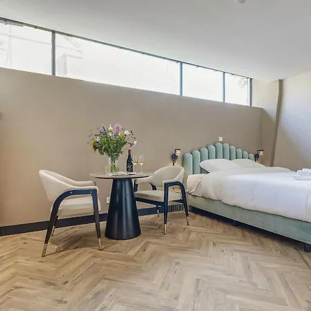 Bens The Walton דירה *