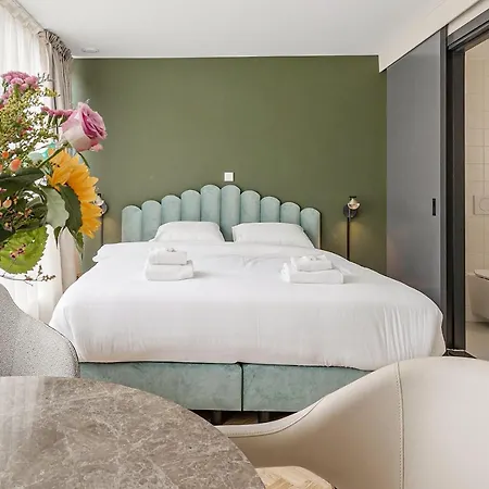 Bens The Walton דירה