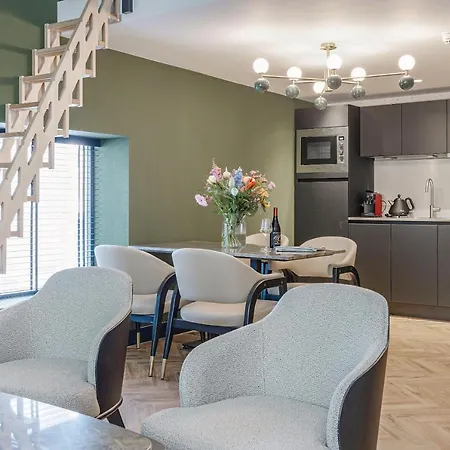 Bens The Walton Apartment