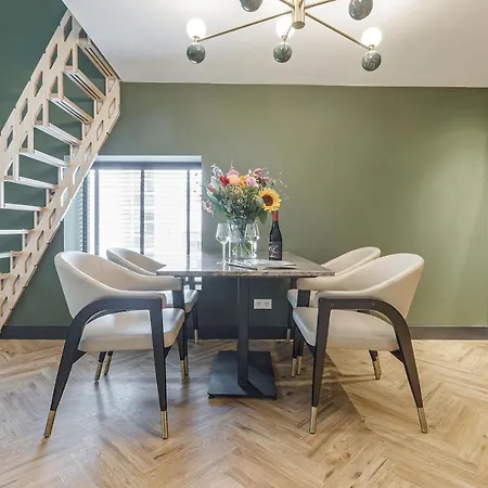 Bens The Walton Apartment