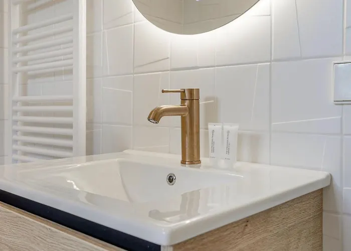 Bens The Walton Daire *