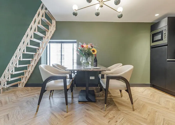 Bens The Walton Daire